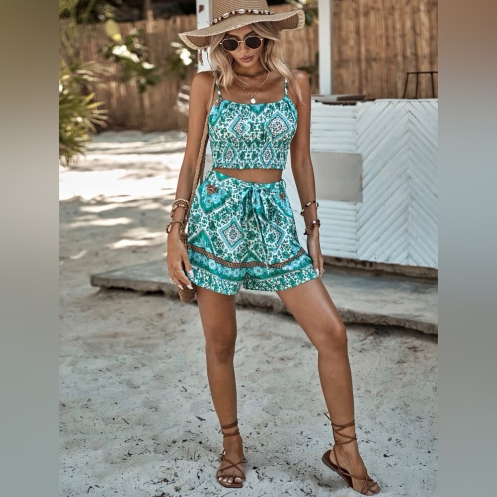 SHEIN VCAY Floral Print Cami Top & Belted Shorts